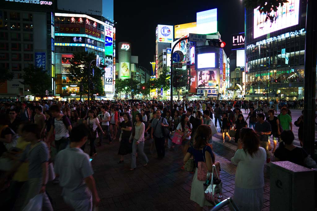 Foto, materieel, vrij, landschap, schilderstuk, bevoorraden foto,De avond van Shibuya Station, Benedenstad, Walker, Illuminering, Menigte