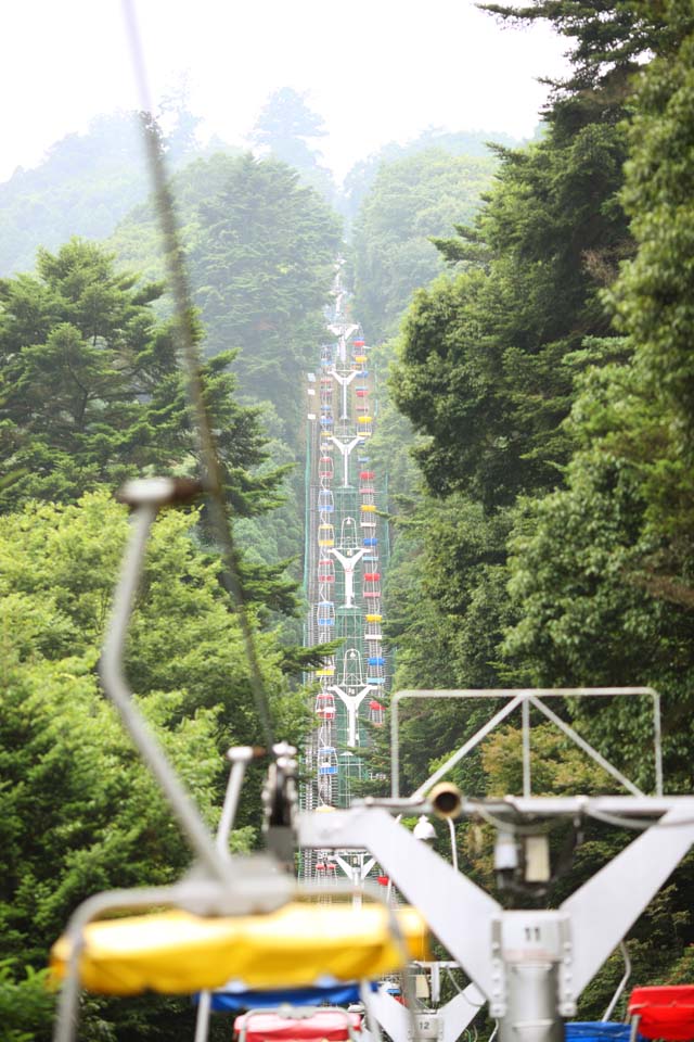 photo,material,free,landscape,picture,stock photo,Creative Commons,An echo lift of Mt. Takao, lift, Sightseeing, Mountain climbing, Hiking