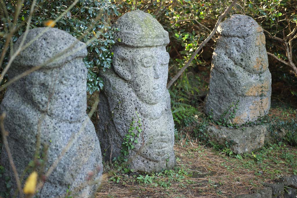 photo,material,free,landscape,picture,stock photo,Creative Commons,Torr Hull van, symbol, travelers' guardian deity, stone statue, An ornament