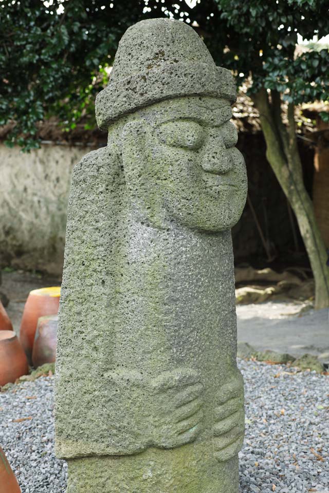 photo,material,free,landscape,picture,stock photo,Creative Commons,Torr Hull van, symbol, travelers' guardian deity, stone statue, An ornament