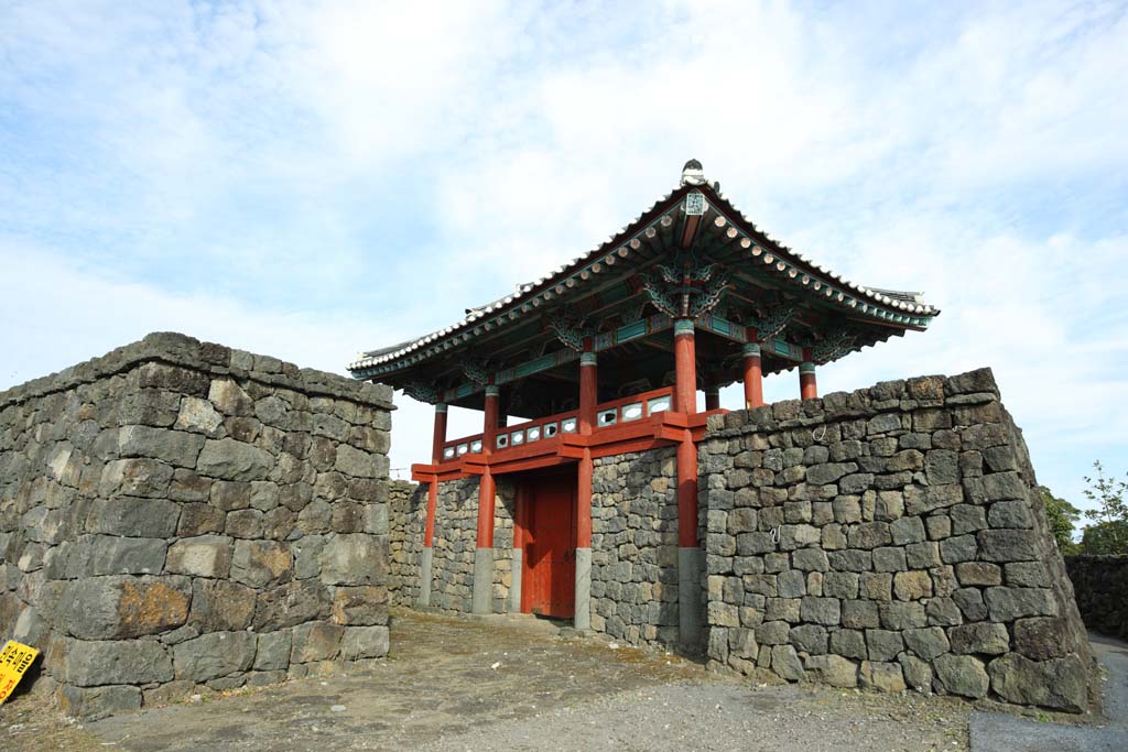 foto,tela,gratis,paisaje,fotografa,idea,Pueblo rastro de oficina de la prefectura de pueblo folklrico de castillo, Soy pintado de rojo, Oficina del gobierno, Arquitectura de tradicin, Cultura