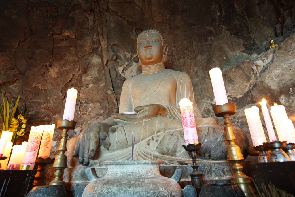 photo,material,free,landscape,picture,stock photo,Creative Commons,Sanbanggul temple, candle, Chaitya, An incense stick, Buddhist image