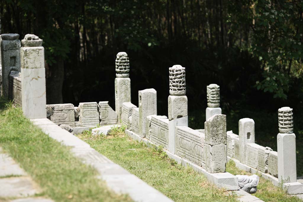 photo,material,free,landscape,picture,stock photo,Creative Commons,Ming Xiaoling Mausoleum Toru foundation stone, Tomorrow morning, stone pillar, The first emperor, world heritage