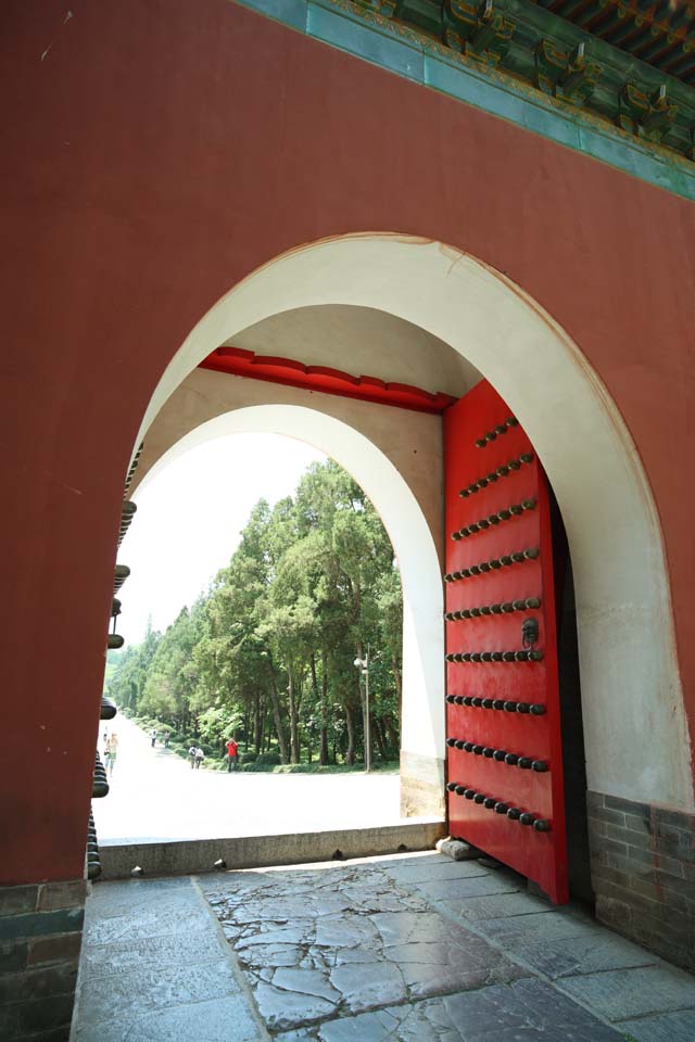 Foto, materiell, befreit, Landschaft, Bild, hat Foto auf Lager,Der Ming Xiaoling-Mausoleum Fumitake Tor, ernst, Ich werde in roten gemalt, Das Tor, Ein Bogen