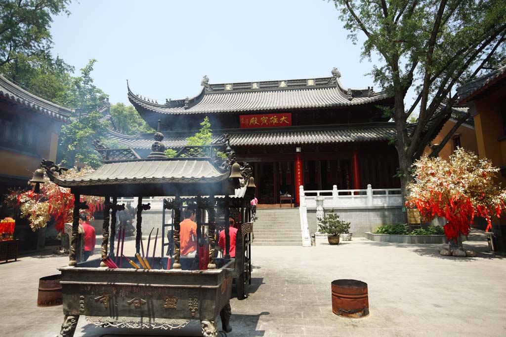 photo,material,free,landscape,picture,stock photo,Creative Commons,Hoden very much male ghost Valley temple, candle, An incense stick, Prayer, Buddhism