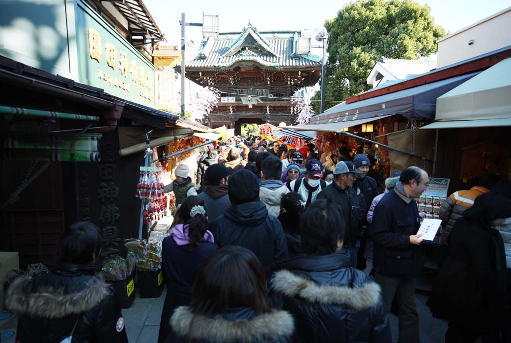 Foto, materiell, befreit, Landschaft, Bild, hat Foto auf Lager,Der Ansatz zu Shibamata Taishaku-zehn Tempel, Deva-Tor, Neujahr besucht zu einem schintoistischen Schrein, Verehrer, Groartiger Stau