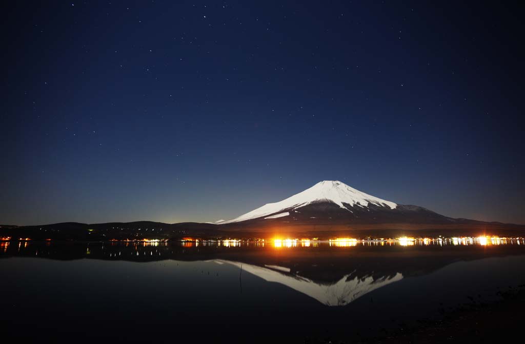 photo,material,free,landscape,picture,stock photo,Creative Commons,Mt. Fuji, Fujiyama, The snowy mountains, surface of a lake, Starlit sky