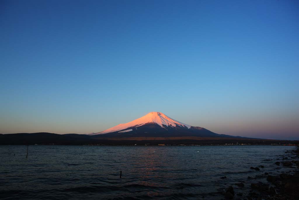 Foto, materieel, vrij, landschap, schilderstuk, bevoorraden foto,Rode Fuji, Fujiyama, De besneeuwde bergen, Vlak van een plas, De morgen gloeien