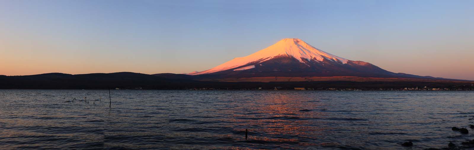 Foto, materieel, vrij, landschap, schilderstuk, bevoorraden foto,Rode Fuji, Fujiyama, De besneeuwde bergen, Vlak van een plas, De morgen gloeien