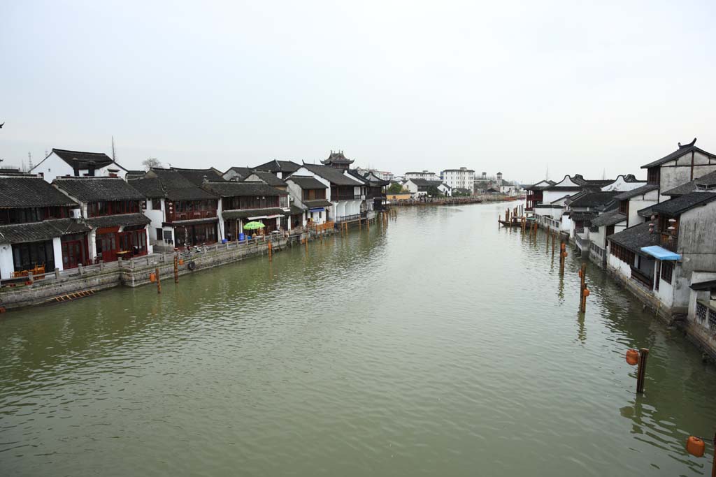 Foto, materieel, vrij, landschap, schilderstuk, bevoorraden foto,Zhujiajiao kanaal, Witte muur, Kanaal, Ik word in rood geschilderd, Tichel