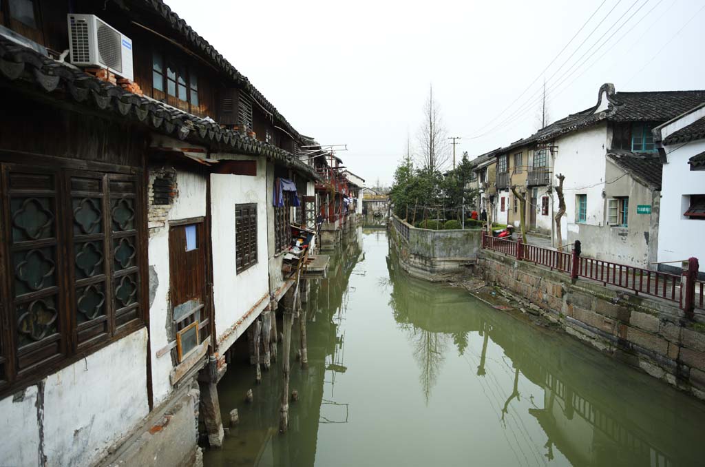 photo, la matire, libre, amnage, dcrivez, photo de la rserve,Canal Zhujiajiao, voie navigable, La surface de l'eau, Ishigaki, mur blanc