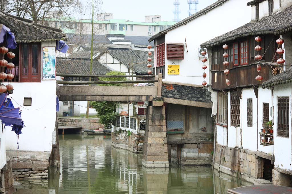 photo,material,free,landscape,picture,stock photo,Creative Commons,Zhujiajiao canal, waterway, The surface of the water, Ishigaki, white wall