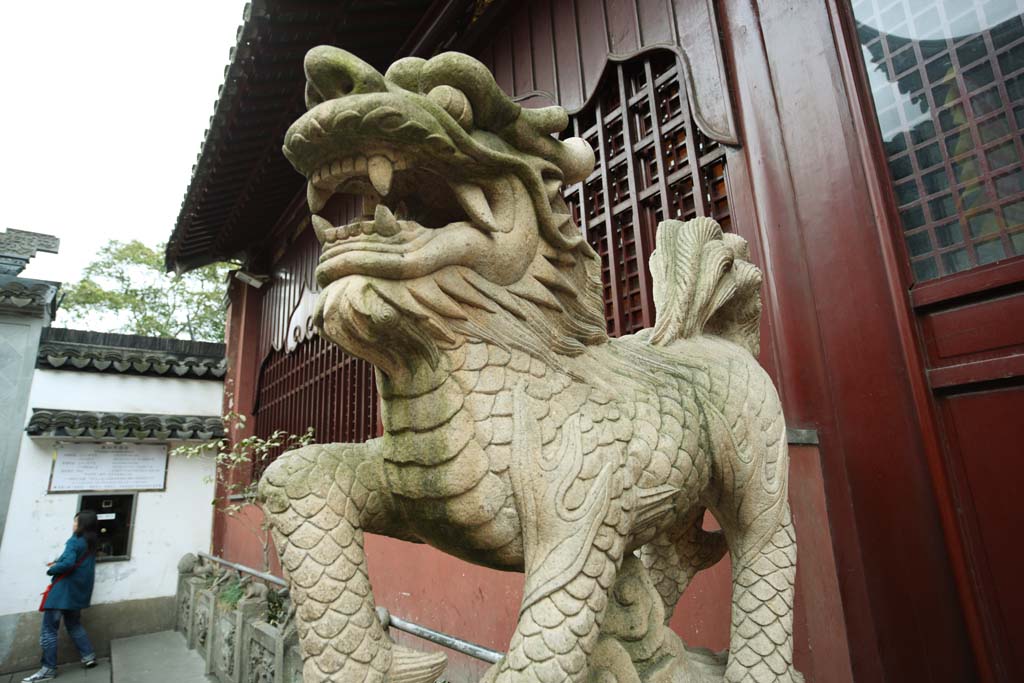 photo,material,free,landscape,picture,stock photo,Creative Commons,Yuyuan Garden pair of stone guardian dogs, Joss house garden, dragon, , scale
