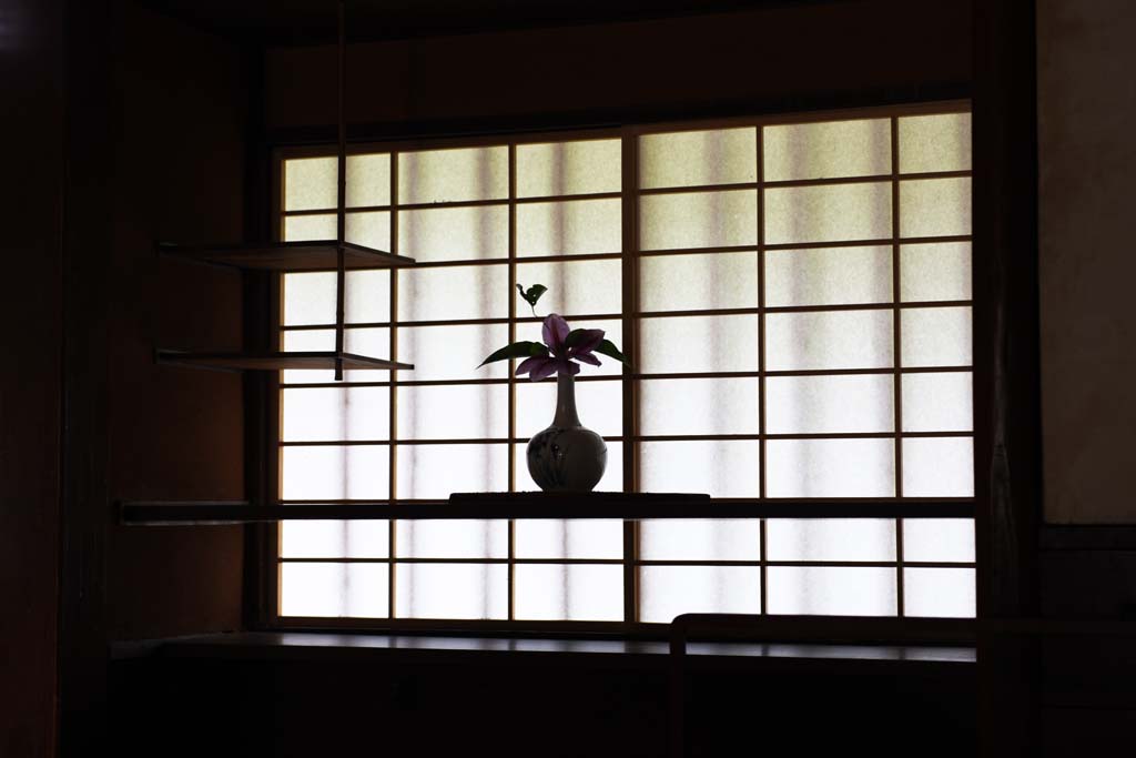 photo,material,free,landscape,picture,stock photo,Creative Commons,A shoji window, shoji window, shelf, clematis, Japanese architectural style architecture