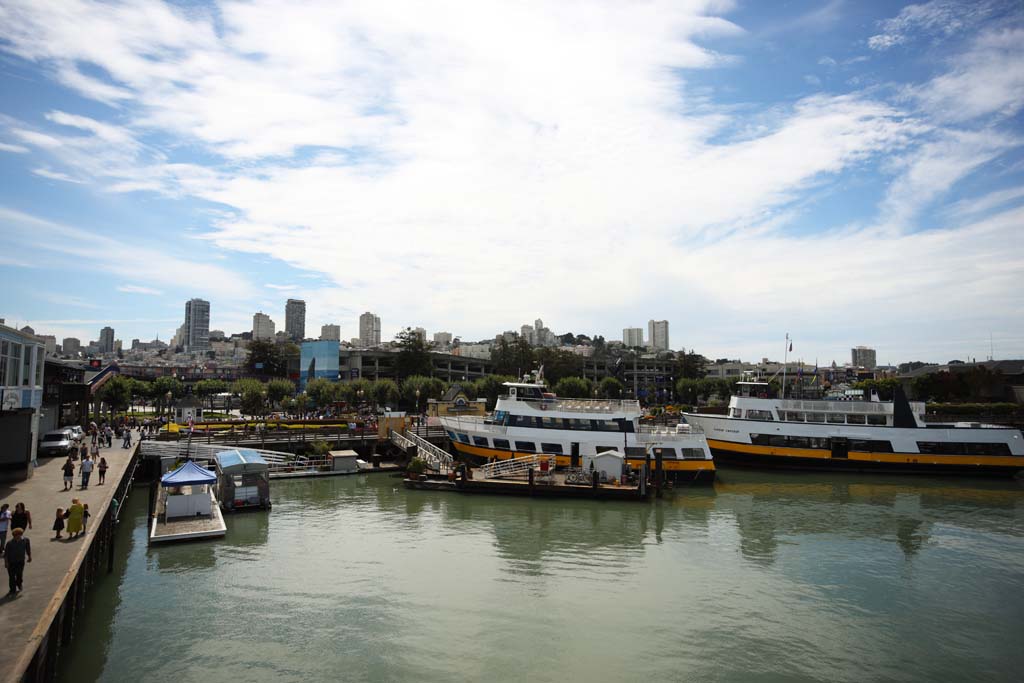 photo,material,free,landscape,picture,stock photo,Creative Commons,Fisherman's Wharf, Sightseeing ship, lighter, port, city