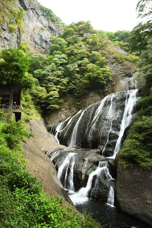 Foto, materiell, befreit, Landschaft, Bild, hat Foto auf Lager,Ein Wasserfall von Fukuroda, westing Buddhistischer Priester, Takikawa, Kuji-Fluss, Komon Mito