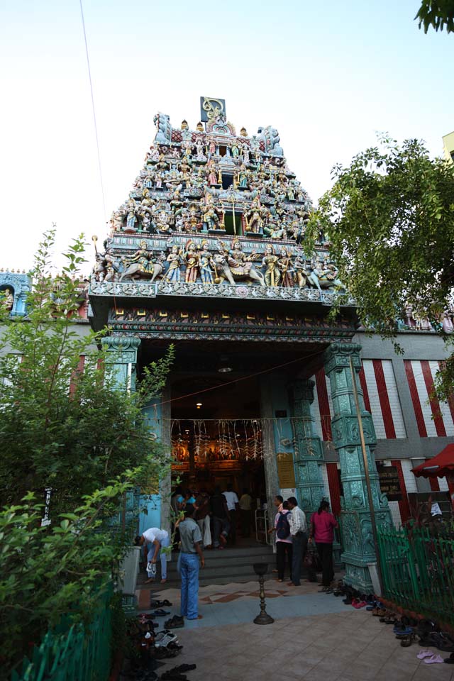 photo,material,free,landscape,picture,stock photo,Creative Commons,Pickpocket B lama Cali Amman temple, Hinduism, , Worship, believer