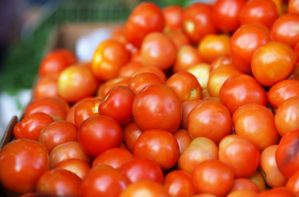 Foto, materiell, befreit, Landschaft, Bild, hat Foto auf Lager,Eine Tomate, Gemseladen, Tomate, Rot, Gemse