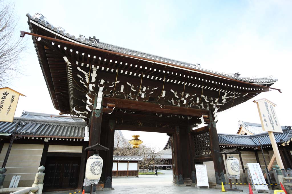 Foto, materiell, befreit, Landschaft, Bild, hat Foto auf Lager,Der westliche Honganji-Schrein, in dem das Bild des Grnders in Tor installiert wird, Honganji, Chaitya, Das Tor, Laterne