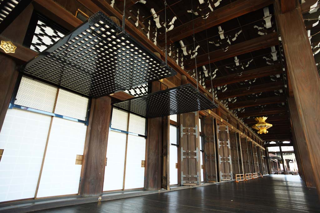 photo,material,free,landscape,picture,stock photo,Creative Commons,West Honganji shrine in which the founder's image is installed in, Honganji, Chaitya, door, wooden building