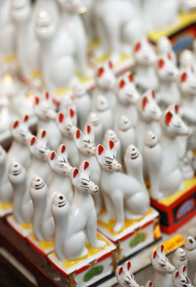 Foto, materieel, vrij, landschap, schilderstuk, bevoorraden foto,Fushimi-inari Taisha Shrine geluksvoorwerp, Vos, Inari, Een ornement, Decoratie