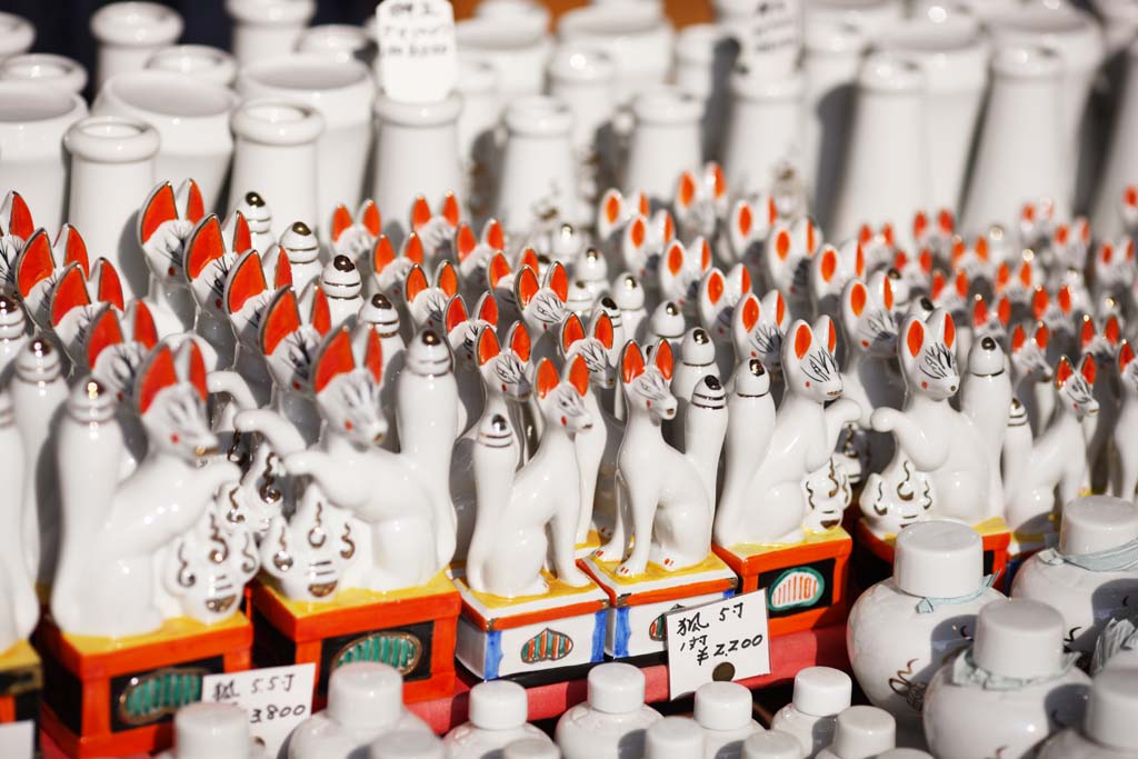 Foto, materieel, vrij, landschap, schilderstuk, bevoorraden foto,Fushimi-inari Taisha Shrine geluksvoorwerp, Vette-zag vrouw uit, Lang-gesnuffelde kabouter, Nieuw verdrijvende pijl van Jaar, Nieuwjaar vakantiedagen