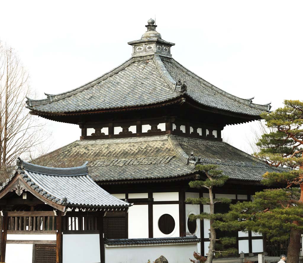 Foto, materiell, befreit, Landschaft, Bild, hat Foto auf Lager,Tofuku-ji Temple-Lagerhaus dafr, die Buddhistische Schrift zu behalten, Chaitya, Pyramide-geformtes Dach, Das heilige Buch, Klassische Bcher