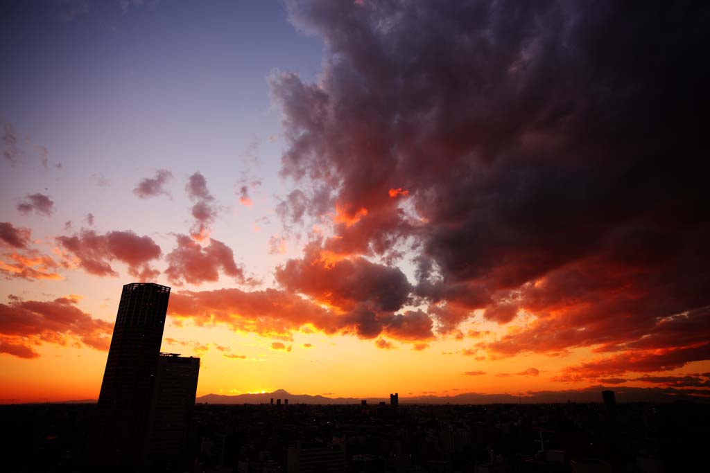 photo,material,free,landscape,picture,stock photo,Creative Commons,Mt. Fuji of the dusk, Mt. Fuji, building, light line, mountain