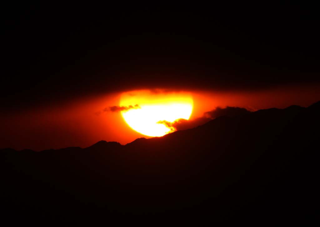 Foto, materiell, befreit, Landschaft, Bild, hat Foto auf Lager,Die Rahmensonne, die untergeht, Das Setzen von Sonne, Rot, Die Sonne, Bei Dunkelheit