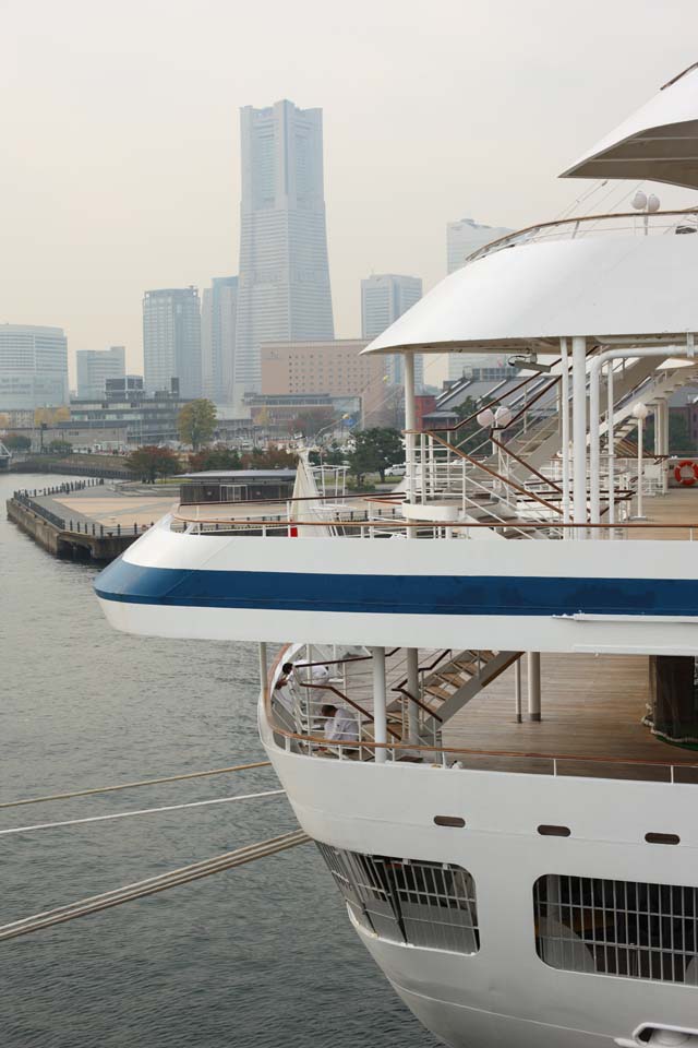 Foto, materiell, befreit, Landschaft, Bild, hat Foto auf Lager,Luxurises Passagierpassagierschiff Asuka IIE, Das Meer, Schiff, groer Pier, Yokohama