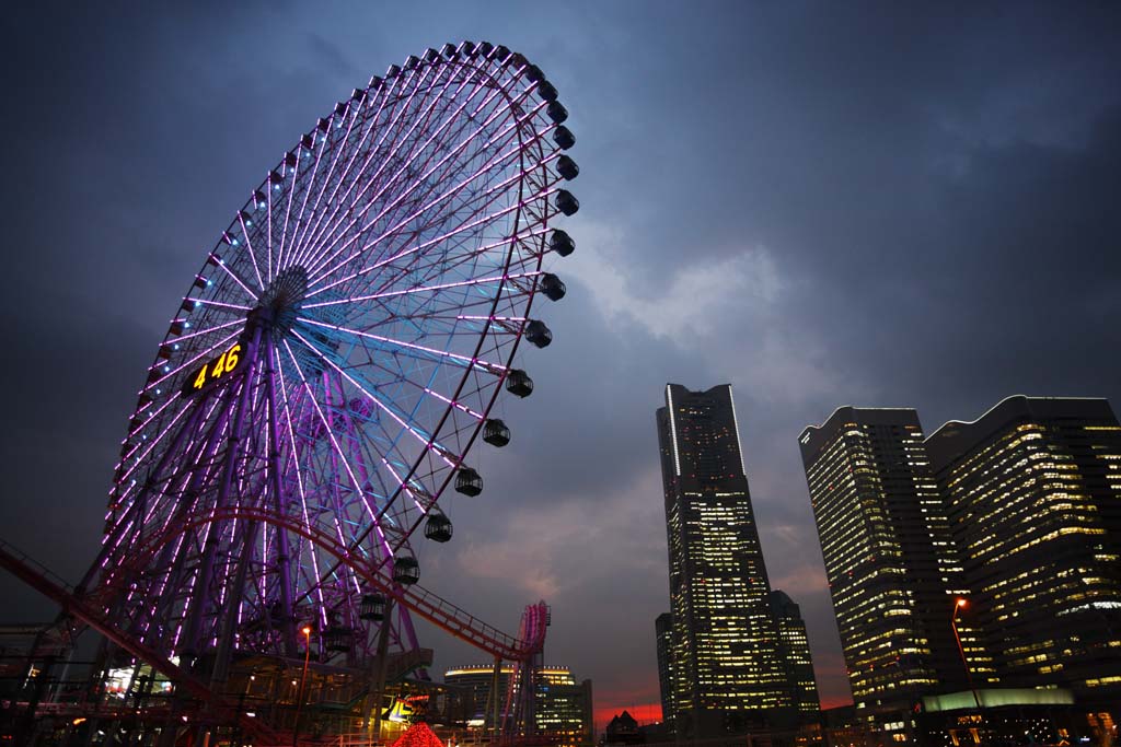 Foto, materiell, befreit, Landschaft, Bild, hat Foto auf Lager,Yokohama Minato Mirai 21, Orientierungspunktturm, Ferrisrad, Ein Vergngungspark, knftige modellhafte Stadt