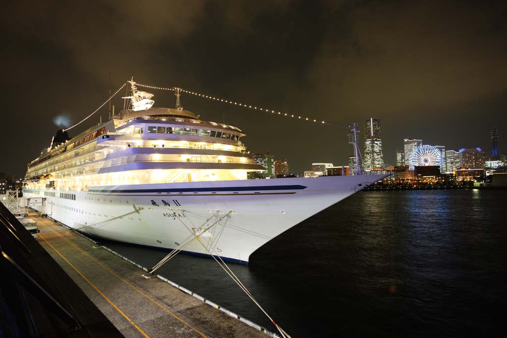 Foto, materiell, befreit, Landschaft, Bild, hat Foto auf Lager,Luxurises Passagierpassagierschiff Asuka IIE, Das Meer, Schiff, groer Pier, Yokohama