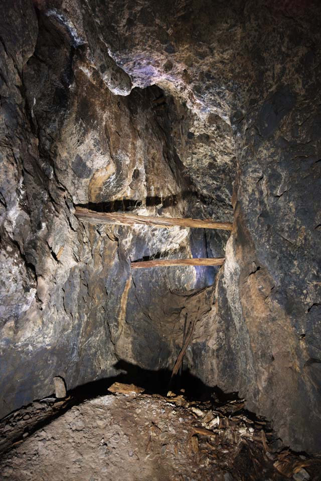 photo,material,free,landscape,picture,stock photo,Creative Commons,Ohkubo tunnel of Iwami-silver-mine, The gallery, vein, An eternal deposit, Somo