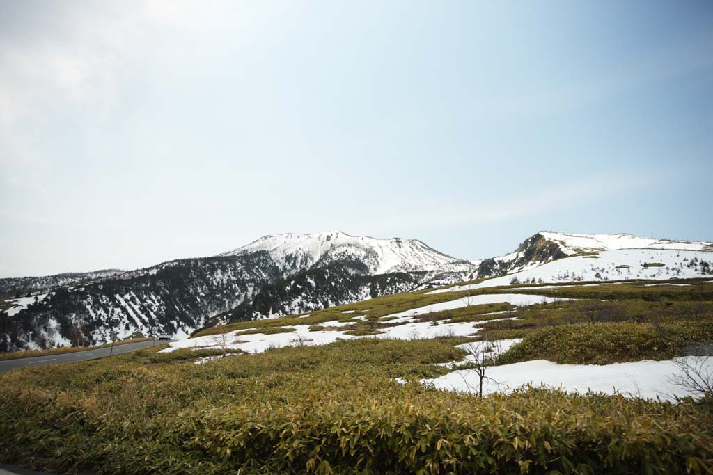 Foto, materiell, befreit, Landschaft, Bild, hat Foto auf Lager,Kusatsu Mt. Shirane schneebedecktes Feld, Baum, blauer Himmel, hoher Berg, Form eines Baumes