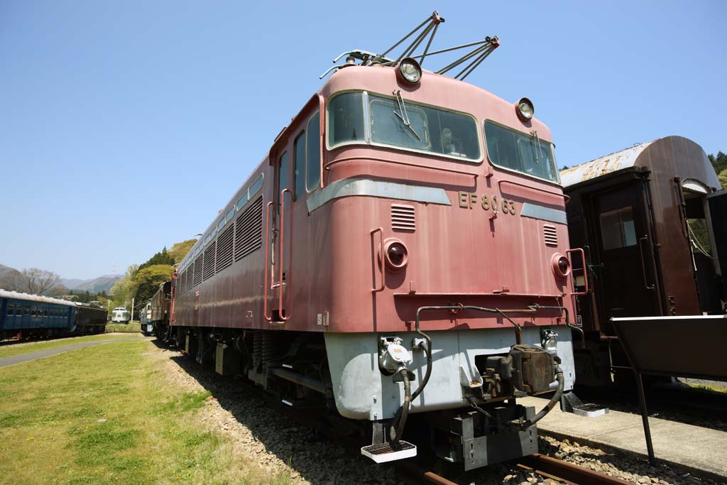 Foto, materiell, befreit, Landschaft, Bild, hat Foto auf Lager,Hetzen Sie Lokomotive EF80, Eisenbahn, Kastanie braun, Verbindungsstecker, Reisender