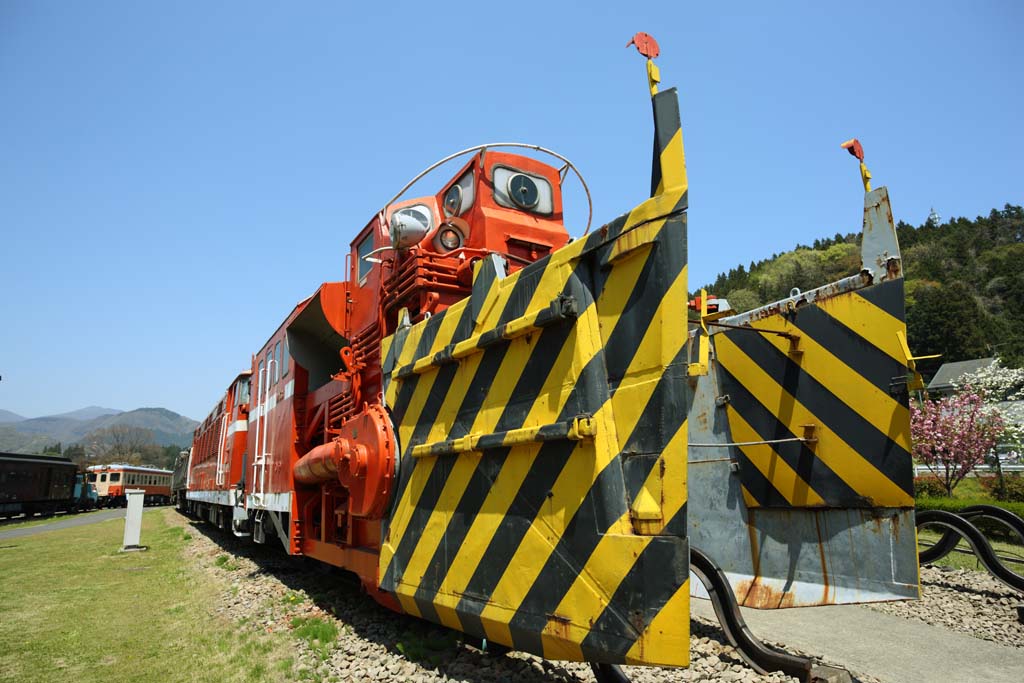 Foto, materiell, befreit, Landschaft, Bild, hat Foto auf Lager,Diesell DD53 fr Eisenbahnschnee, der umzieht, Eisenbahn, Eine Orange, Aufrechterhaltung der Fhrten, Der Schnee, der umzieht