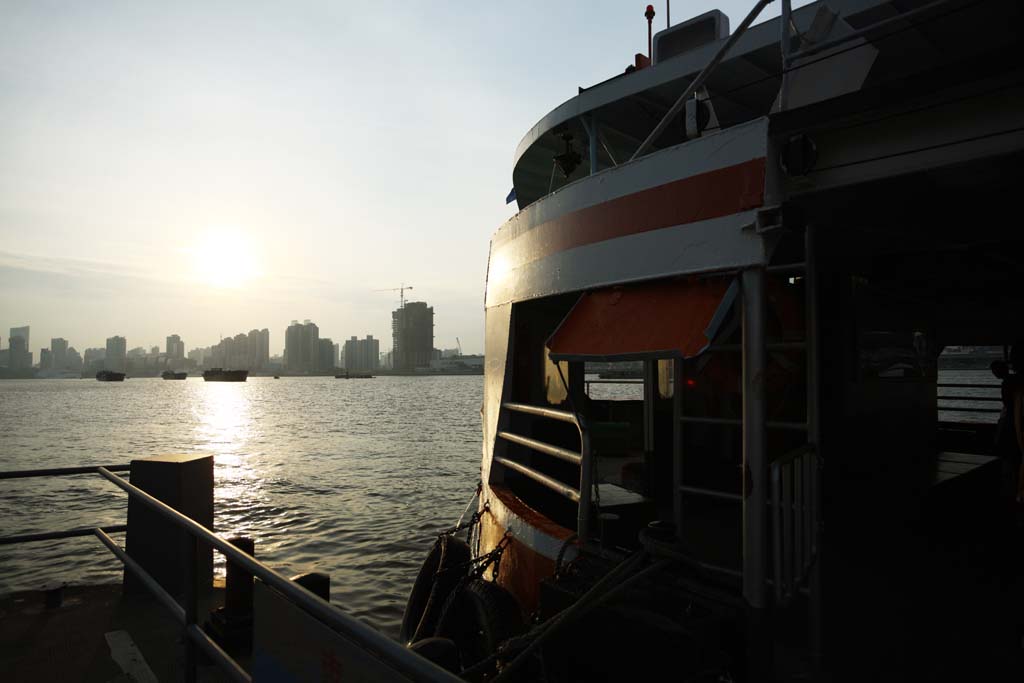 Foto, materiell, befreit, Landschaft, Bild, hat Foto auf Lager,Eine Fhre von Huangpu Jiang, Schiff, Fhre, Das Setzen von Sonne, ffentlicher Transport