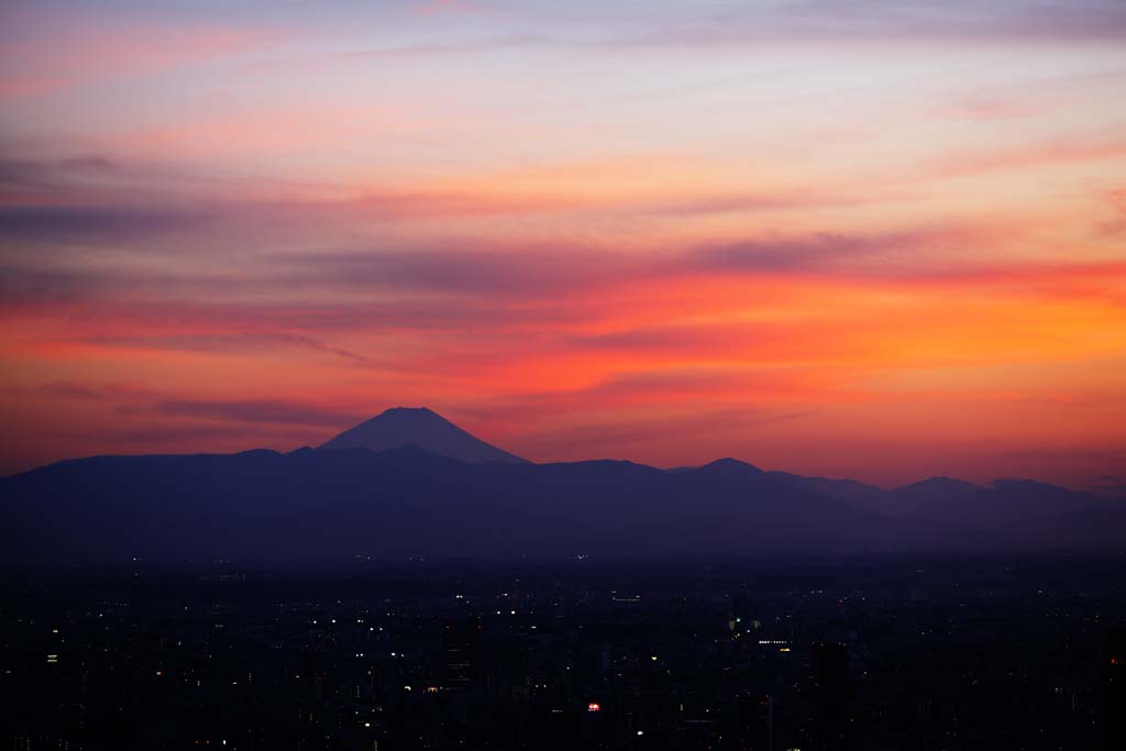 Foto, materiell, befreit, Landschaft, Bild, hat Foto auf Lager,Mt. Fuji der Dmmerung, Mt. Fuji, Gebude, leichte Linie, Berg