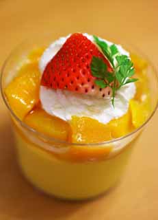 photo, la matire, libre, amnage, dcrivez, photo de la rserve,Un pudding de mangue, Dessert, fraise, Crme frache, mangue