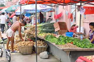 Foto, materieel, vrij, landschap, schilderstuk, bevoorraden foto,Een diepe rode profijt markt, Markt, Straat stal, Boodschappend doend, Leven