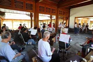 photo, la matire, libre, amnage, dcrivez, photo de la rserve,Une petite maison de la montagne du summering loin et voix de la source proche, Chinois instrumentent avec deux cordes, instrument de musique, danse, Ch'ing