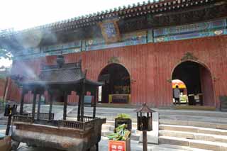 photo,material,free,landscape,picture,stock photo,Creative Commons,The Puning temple Four Devas, great statue of Buddha temple, Chaitya, Faith, incense holder