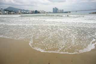 photo,material,free,landscape,picture,stock photo,Creative Commons,Pusan Guangan village, wave, sandy beach, building, The sea