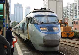 Foto, materieel, vrij, landschap, schilderstuk, bevoorraden foto,Een Koreaanse spoorweg, Platform, Een exprestrein, Voertuig, Trein