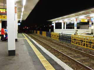 photo,material,free,landscape,picture,stock photo,Creative Commons,Gyeongju Station, platform, track, trip, railroad