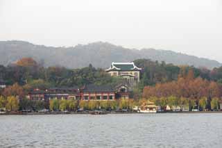 photo,material,free,landscape,picture,stock photo,Creative Commons,Xi-hu lake, At dark, willow, surface of a lake, Chinese building