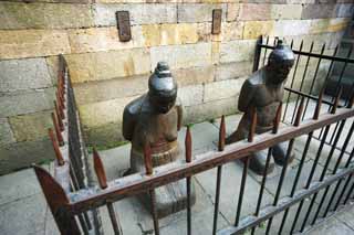 photo,material,free,landscape,picture,stock photo,Creative Commons,Yue Fei Temple, , Handcuffs, grave, Front of the grave