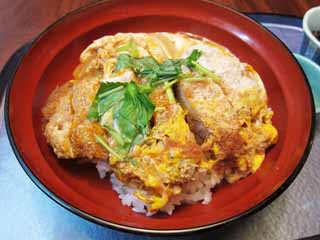 Foto, materiell, befreit, Landschaft, Bild, hat Foto auf Lager,Ein Schweinefleischschnitzel diente oben auf einer Schssel von Reis, Japanisches Essen, gebratener Schweinefleischschnitzel, Schssel, Honewort