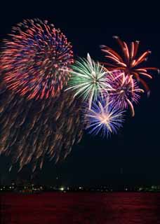 Foto, materiell, befreit, Landschaft, Bild, hat Foto auf Lager,Tokyo Bucht groartiges Feuerwerk, Feuerwerk, Nacht, Abschuss, Ein-Fufeuerwerkball