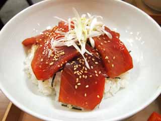 photo,material,free,landscape,picture,stock photo,Creative Commons,A bowl of tunny slices on boiled rice, Cooking, Food, , 